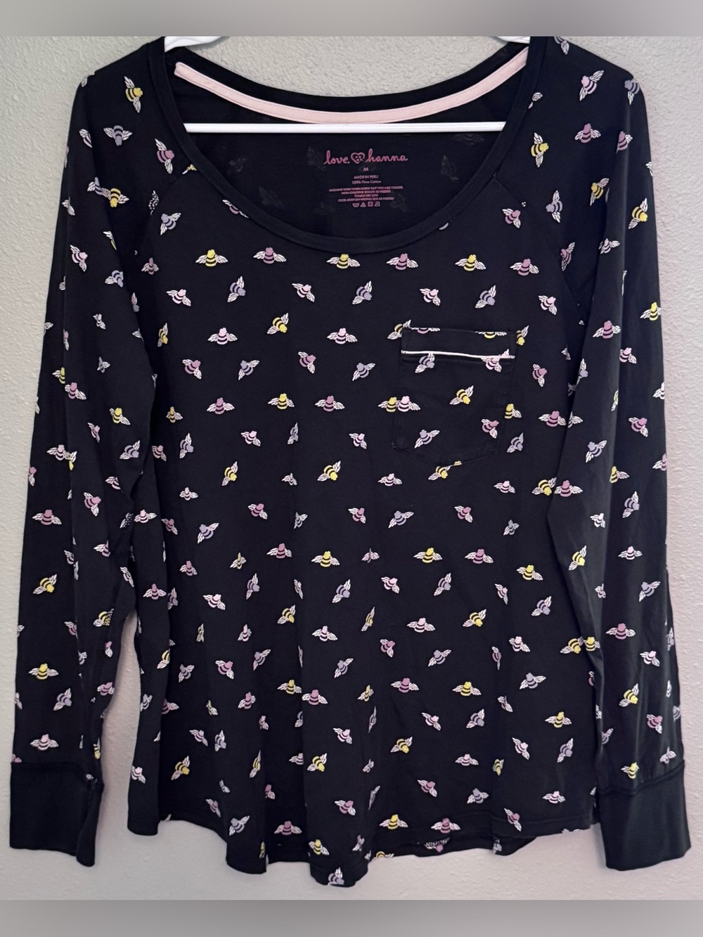 Hanna Andersson Black Long-Sleeve Pajama Top with Yellow & Pink Bee Print